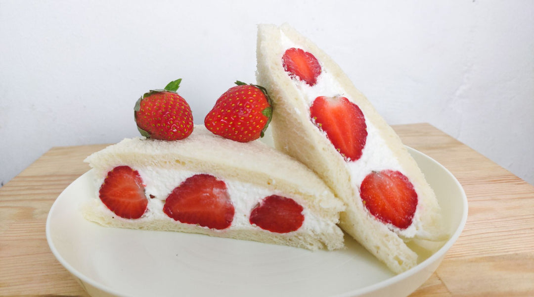 Japanese Fruit Sandwich (Fruit Sando)